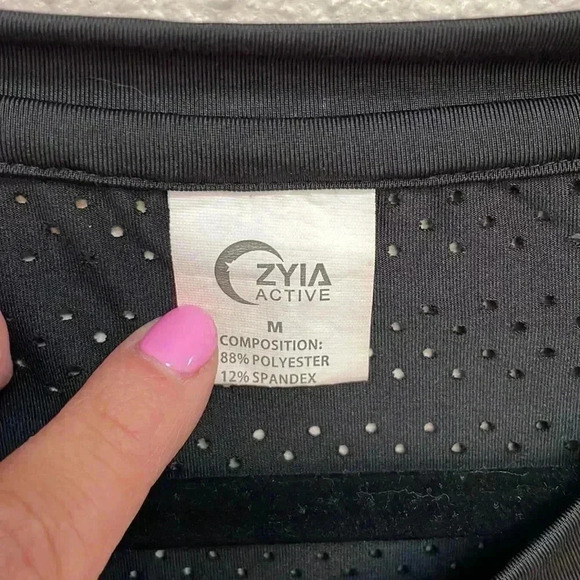 ZYIA Women’s Athletic Long Sleeved Shirt - Picture 4 of 9